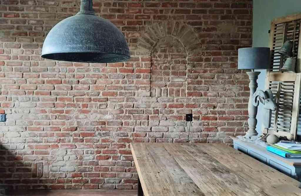 bakstenen muur binnen behandelen